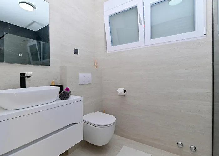 Lovely In Vikendica Ljubac (Zadar)